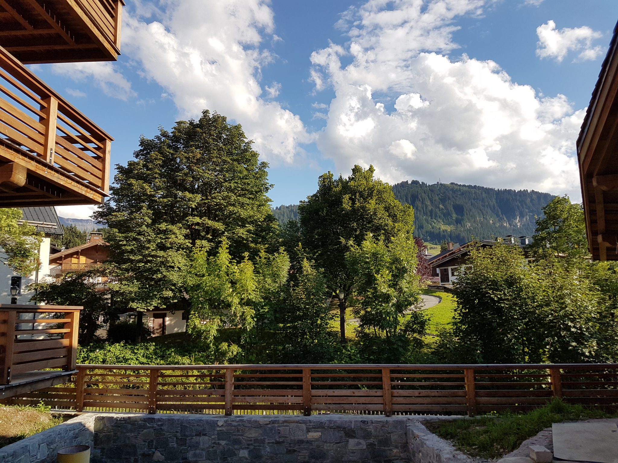 €6 million equity release from ski Châlet